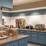 Country & By Radisson, Airport East, Tn Hotel 4*