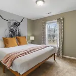 Big Cozy House 3 Mi To Downtown With Outdoor Fire Pit Holiday home *