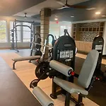 Modern 2Br Near Domain & Tech