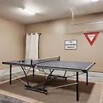 Perfect Cma Fest Hq, Rooftop 10 Mins To Downtown, Garage, Ping Pong, Karaoke, Axe Throwing, Shuffleboard, 10 Mins To Broadway, 5 Mins To Five Points, Perfect For Bachelors Or Bachelorettes, 24 Hr Hospitality *