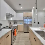 3br2ba Lux Pool Walk To Broadway 08mi Holiday home *