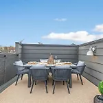 The Hawkins House - Walk To Gulch, Rooftop Views! Nashville
