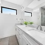 Holiday home The Hawkins House - Walk To Gulch, Rooftop Views! *