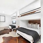 The Hawkins House - Walk To Gulch, Rooftop Views! * Nashville