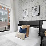 Holiday home The Hawkins House - Walk To Gulch, Rooftop Views! *