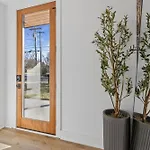 Hot Tub Poker Pool Table & Rooftop City Mls View