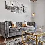 Golden Luxe Downtown