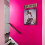 Disco Cowgirl Broadway 2Miles - 8 Q Beds - Rooftop - Omg