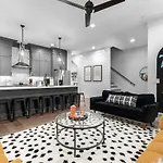 14 Bed Luxe Retreat With Game & Perfect For Large Groups! Nashville