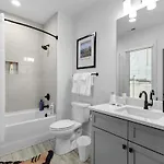 14 Bed Luxe Retreat With Game & Perfect For Large Groups! * Nashville