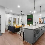Holiday home 14 Bed Luxe Retreat With Game & Perfect For Large Groups! Nashville