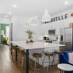 3 Miles To Broadway -garage, Patio, Walk To Shops * Nashville