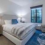 121 Floor 1 Buyout By Avantstay Entire First Floor Buyout Of 121 Sleeps 16 Apartment *
