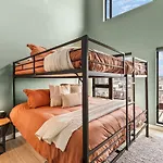 Penthouse Luxury With Pool Patio And View Walk To Broadway