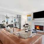 The Magnolia House - 7 Beds & Full Of Charm Holiday home *