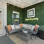 The Traveller New Redesign With Peloton & Sauna! Nashville