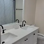 Beautiful, Enchanting, Private, 1 Bedroom 1 Bath Apartment *