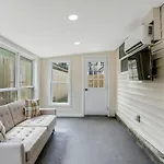 Apartment Beautiful, Enchanting, Private, 1 Bedroom 1 Bath