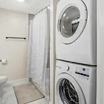 Beautiful, Enchanting, Private, 1 Bedroom 1 Bath Apartment *