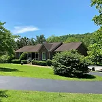 Charming Country Retreat - Birdwatcher Paradise Near Nashville