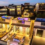 Taylor Swift Inspired Hot Tub Rooftop Deck Views