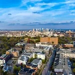 Walkable Midtown Location Modern Amenities Pool Gym Anthem By Avantstay