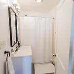 1009 Eastside Vibe - Big & Holiday home *