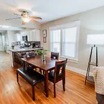 1009 Eastside Vibe - Big & Holiday home