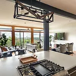 A Spacious With Amazing Views And Elevated Outdoor Spaces Holiday home