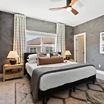 Holiday home Vibrant In The Nations With Garage Walk To Restaurants And Shops
