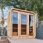 Luxury Spa Retreat Sauna, Hot Tub & Fire Pit