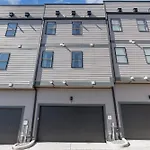 Twin Tempos - Rooftop Decks - Hot Tub - Fire Pit
