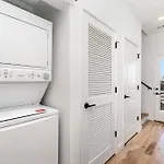 Twin Tempos - Rooftop Decks - Hot Tub - Fire Pit