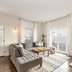 Modern Farmhouse- Fenced Backyard+Patio-12 South