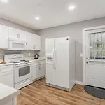 Nighthawk-2 Bedrooms-Minutes To Geodis Park