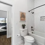 Two Adjacent Homes Sleeps 24 Only 3 Miles To Broadway Nashville