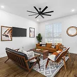 Holiday home Two Adjacent Homes Sleeps 24 Only 3 Miles To Broadway *