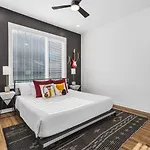 Two Adjacent Homes Sleeps 24 Only 3 Miles To Broadway Holiday home *