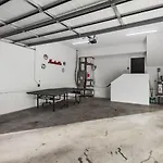 Two Adjacent Homes Sleeps 24 Only 3 Miles To Broadway Nashville