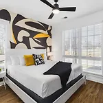 Two Adjacent Homes Sleeps 24 Only 3 Miles To Broadway