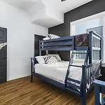 Holiday home Two Adjacent Homes Sleeps 24 Only 3 Miles To Broadway