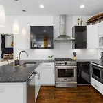 Holiday home Two Adjacent Homes In 12 South And Belmont Area Sleeps 20 People *