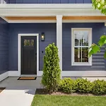 The Morrison - Karaoke Theater Backyard Oasis