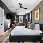 The Morrison - Karaoke Theater Backyard Oasis Holiday home *