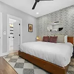 The Morrison - Karaoke Theater Backyard Oasis Holiday home Nashville