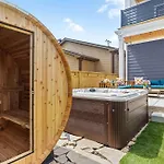 The Morrison - Karaoke Theater Backyard Oasis * Nashville