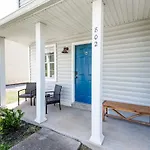 Holiday home Riverside Retreat Near 5 Points Nashville