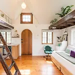 Dreamy Tiny House With Hot Tub And Garden Patio Holiday home Nashville