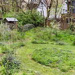 Holiday home Dreamy Tiny House With Hot Tub And Garden Patio *