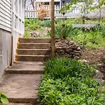 Holiday home Dreamy Tiny House With Hot Tub And Garden Patio *
